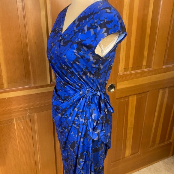 Floral Print Cross-Knot Side Wrap Dress - Picture 9 of 15